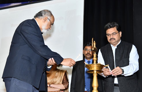 IGIYS-awards-yoga-trainer-at-home-yoga-instructor-teacher-classes-west-east-north-south-new-delhi